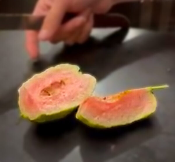 Thai ruby seedless guava  . Collection --- full of fragrance and different taste . free shipping - Image 2